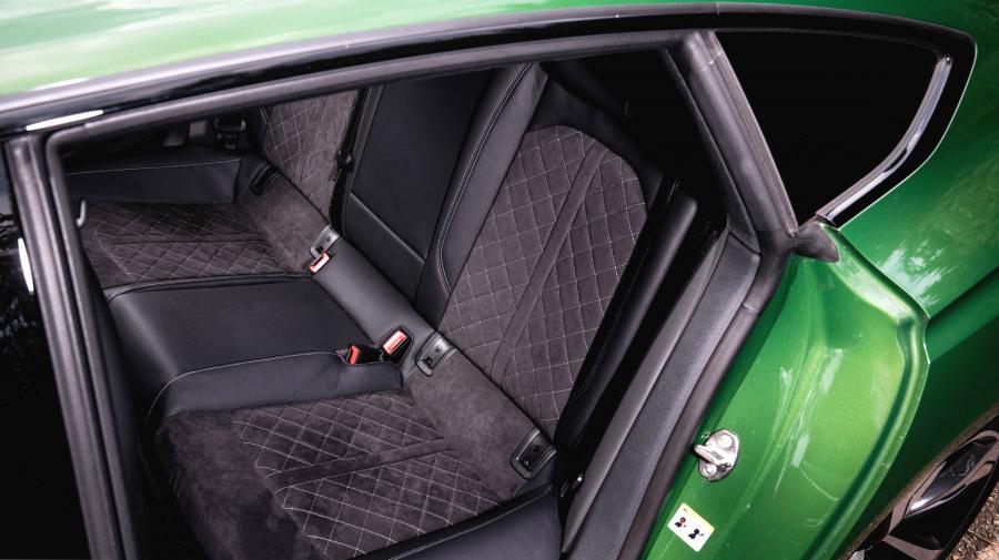 Интерьер Audi RS5 Sportback 2019 года  (UK) (фото 3 из 40)